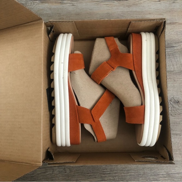 SOREL Cameron Flatform Sandal- 8.5 - Picture 2 of 14